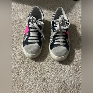 Stephen by Steve Madden star sneakers